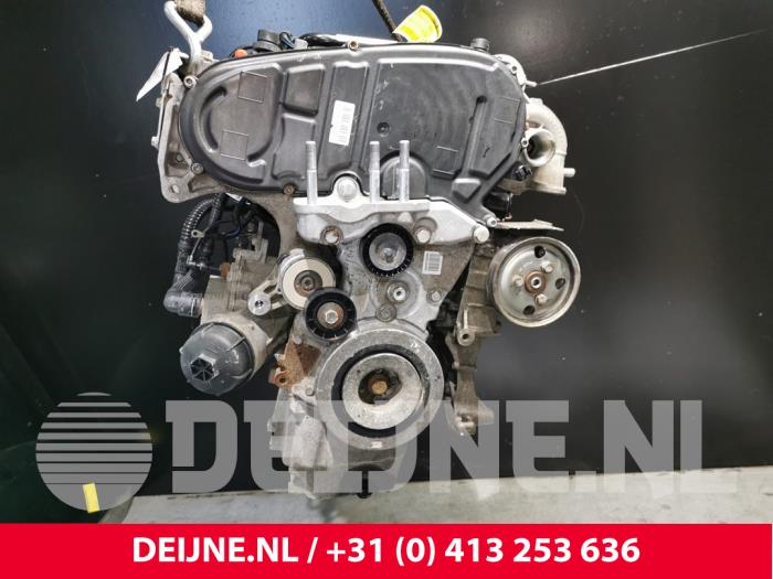 Motor van een Fiat Doblo Cargo (263) 1.6 D Multijet Dualogic 2017