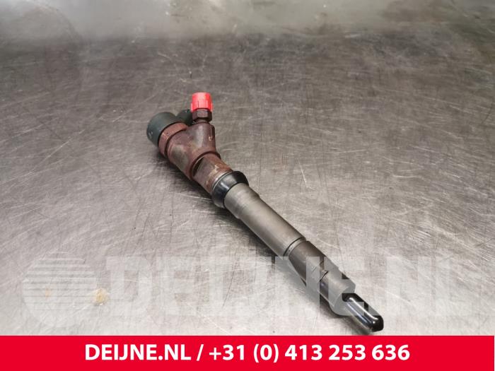 Usagé Injecteurs Iveco Daily Prix € 121,00 Prix TTC proposé par van Deijne Onderdelen Uden B.V.