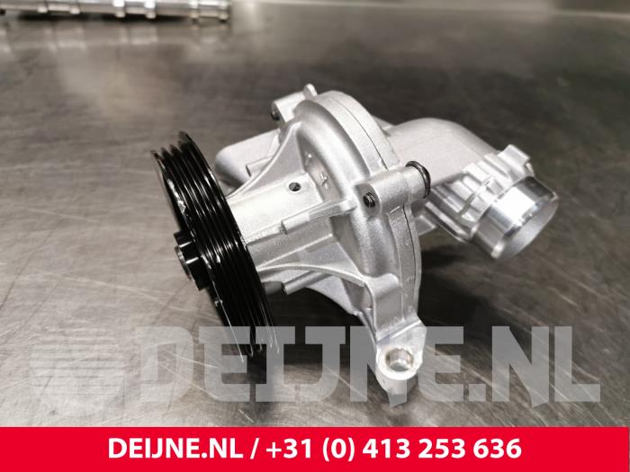 Begagnade Vattenpump Volvo XC40 (XZ) 2.0 B4 16V Mild Hybrid Geartronic AWD Pris € 100,00 Marginaltabell erbjuds av van Deijne Onderdelen Uden B.V.