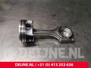 Usagé Piston Volvo XC40 (XZ) 2.0 B4 16V Mild Hybrid Geartronic AWD Prix € 150,00 Règlement à la marge proposé par van Deijne Onderdelen Uden B.V.