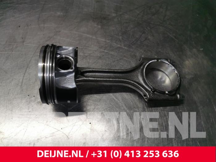 Piston Volvo XC40 (XZ), 2017 2.0 B4 16V Mild Hybrid Geartronic AWD, Berline avec hayon arrière, 4 portes, Electrique Essence, 1.969cc, 145kW, 4x4, B420T6, 2020-06, XZK9 (Occasion)
