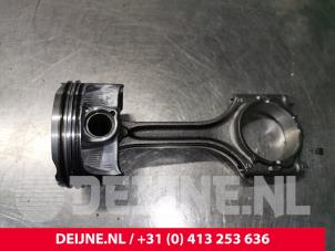Usagé Piston Volvo XC40 (XZ) 2.0 B4 16V Mild Hybrid Geartronic AWD Prix € 150,00 Règlement à la marge proposé par van Deijne Onderdelen Uden B.V.