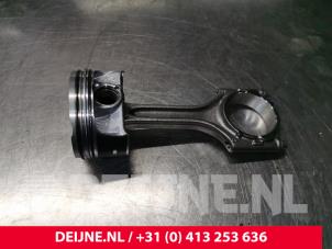 Usagé Piston Volvo XC40 (XZ) 2.0 B4 16V Mild Hybrid Geartronic AWD Prix € 150,00 Règlement à la marge proposé par van Deijne Onderdelen Uden B.V.