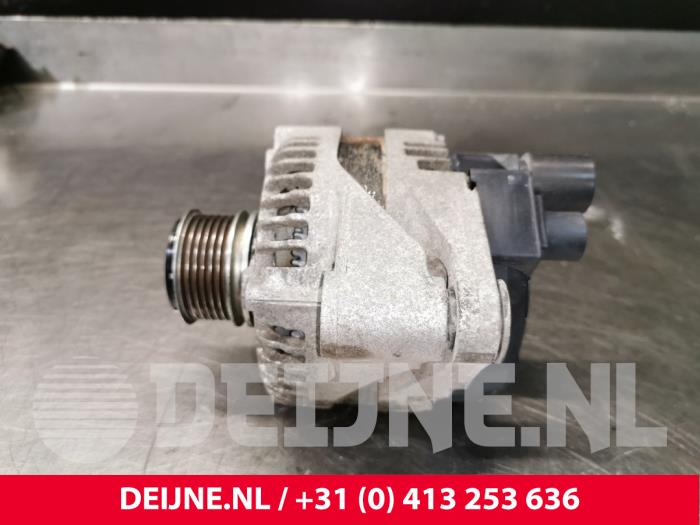 Dynamo van een Fiat Doblo Cargo (263) 2.0 D Multijet 2017