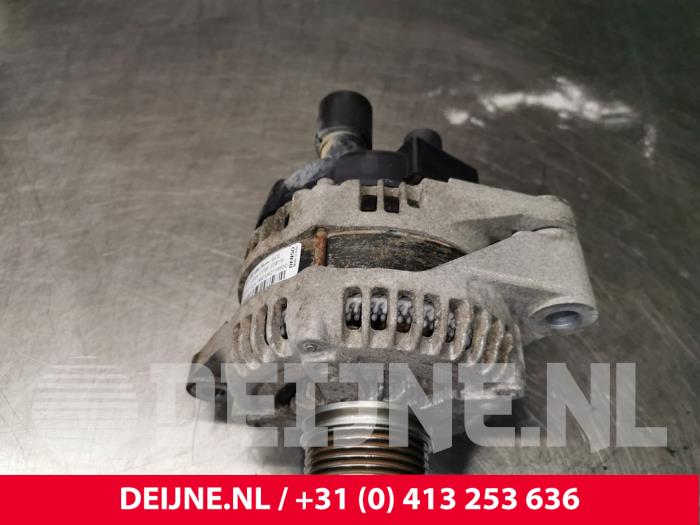 Dynamo van een Fiat Doblo Cargo (263) 2.0 D Multijet 2017