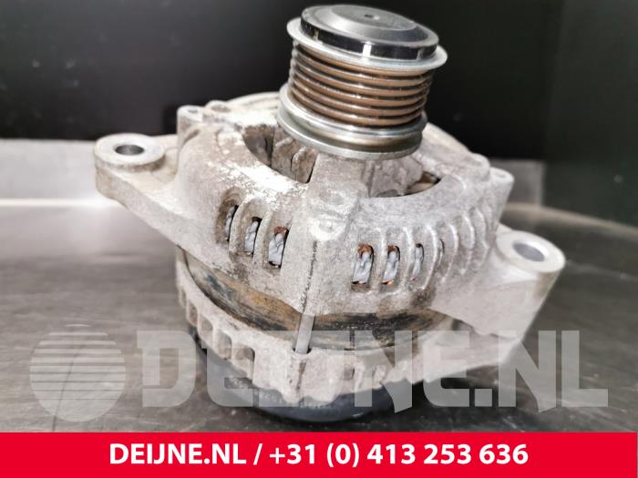 Dynamo van een Fiat Doblo Cargo (263) 2.0 D Multijet 2017