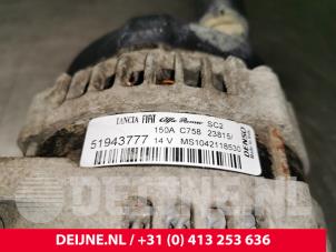 Dynamo van een Fiat Doblo Cargo (263) 2.0 D Multijet 2017