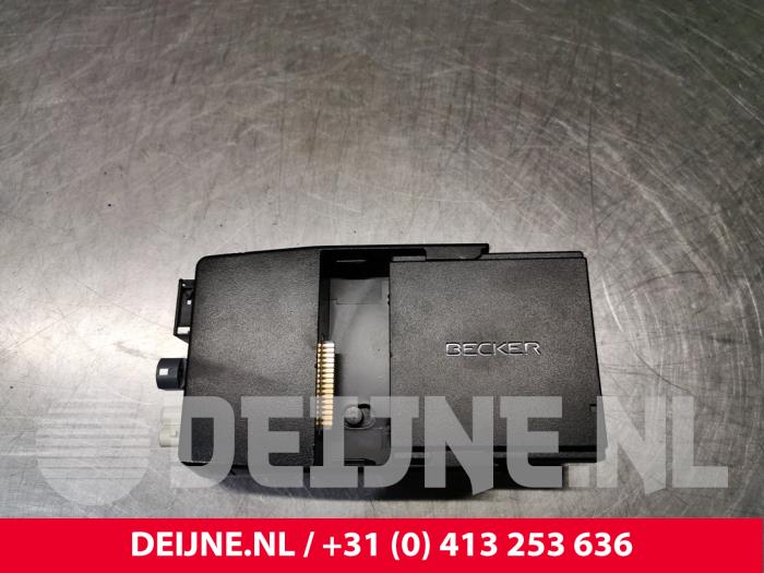 Używane Modul nawigacji Mercedes Vito (447.6) 2.2 114 CDI 16V Cena € 302,50 Z VAT oferowane przez van Deijne Onderdelen Uden B.V.