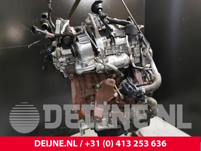 Motor van een Ford Transit Custom 2.0 TDCi 16V Eco Blue 130 mHEV 2020