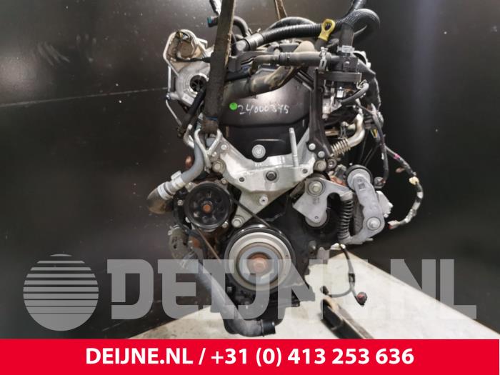Motor van een Ford Transit Custom 2.0 TDCi 16V Eco Blue 130 mHEV 2020