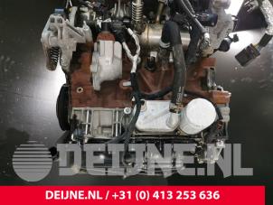 Motor van een Ford Transit Custom 2.0 TDCi 16V Eco Blue 130 mHEV 2020