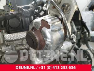 Motor van een Ford Transit Custom 2.0 TDCi 16V Eco Blue 130 mHEV 2020