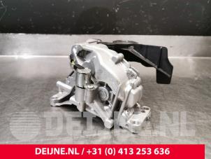 Usagé Pompe à huile Volvo S90 II 2.0 B6 Mild Hybrid AWD Prix € 300,00 Règlement à la marge proposé par van Deijne Onderdelen Uden B.V.