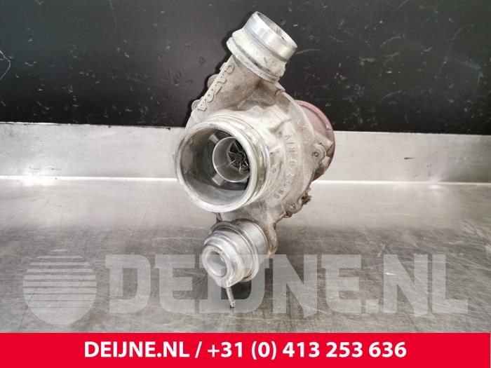 Gebrauchte Turbo Volvo V40 (MV) 2.0 D2 16V Preis € 200,00 Margenregelung angeboten von van Deijne Onderdelen Uden B.V.