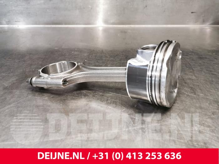 Piston d'un Volvo S90 II 2.0 B6 Mild Hybrid AWD 2024