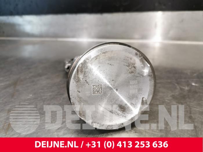 Piston d'un Volvo S90 II 2.0 B6 Mild Hybrid AWD 2024