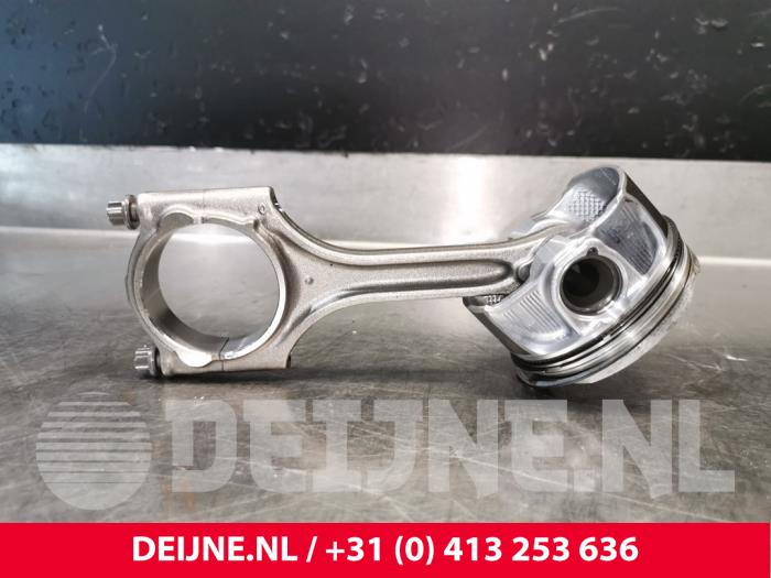 Piston d'un Volvo S90 II 2.0 B6 Mild Hybrid AWD 2024