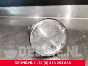 Piston d'un Volvo S90 II 2.0 B6 Mild Hybrid AWD 2024