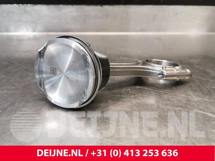 Used Piston Volvo S90 II 2.0 B6 Mild Hybrid AWD Price € 150,00 Margin scheme offered by van Deijne Onderdelen Uden B.V.