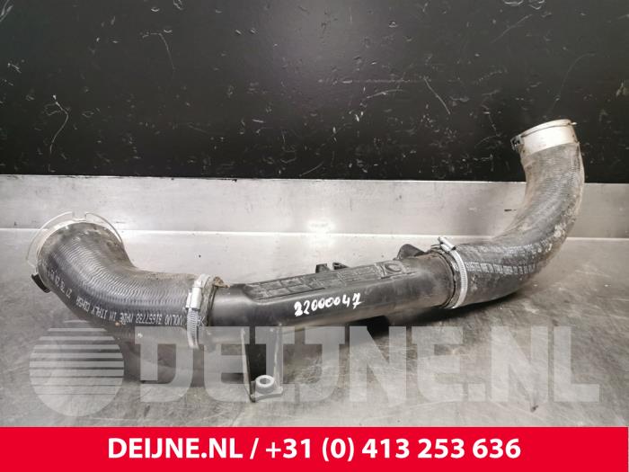 Gebrauchte Intercooler Rohr Volvo V40 (MV) 2.0 T2 16V Preis € 25,00 Margenregelung angeboten von van Deijne Onderdelen Uden B.V.