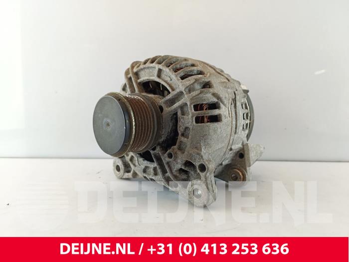 Begagnade Dynamo Volkswagen Caddy III (2KA,2KH,2CA,2CH) 2.0 SDI Pris € 96,80 Inklusive moms erbjuds av van Deijne Onderdelen Uden B.V.