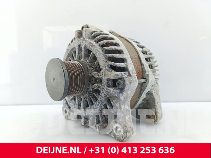Usagé Dynamo Opel Vivaro 1.6 CDTI BiTurbo 120 Prix € 48,40 Prix TTC proposé par van Deijne Onderdelen Uden B.V.