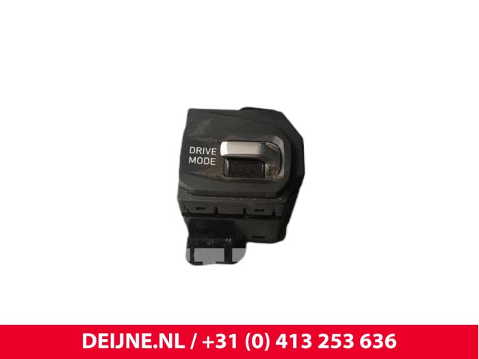 Używane Przelacznik Lynk &amp; Co 01 1.5 PHEV Cena € 42,35 Z VAT oferowane przez van Deijne Onderdelen Uden B.V.
