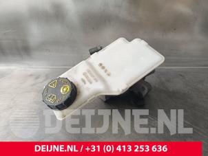 Usados Cilindro freno principal Lynk &amp; Co 01 1.5 PHEV Precio € 48,40 IVA incluido ofrecido por van Deijne Onderdelen Uden B.V.