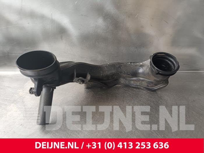 Gebrauchte Intercooler Rohr Volvo V40 (MV) 2.0 D2 16V Preis € 35,00 Margenregelung angeboten von van Deijne Onderdelen Uden B.V.