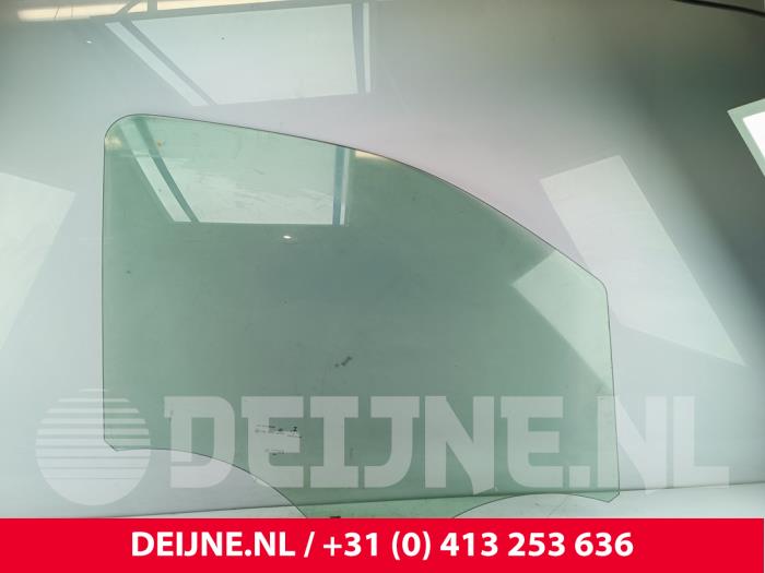 Usados Ventanilla de puerta de 2 puertas derecha Citroen Jumpy 1.5 Blue HDi 120 Precio € 84,70 IVA incluido ofrecido por van Deijne Onderdelen Uden B.V.