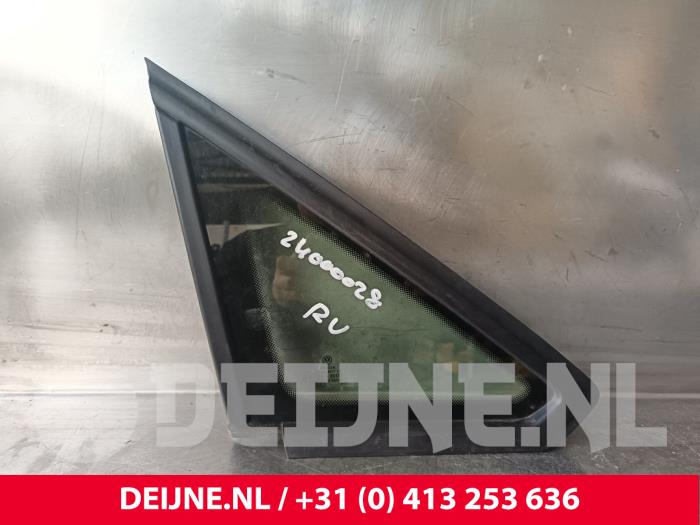Usados Ventanilla triangular derecha delante Volkswagen Caddy IV 1.4 TGI BlueMotion Precio € 36,30 IVA incluido ofrecido por van Deijne Onderdelen Uden B.V.