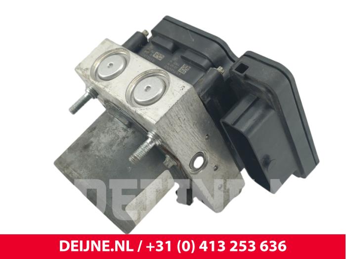 Usagé Bloc ABS Nissan NV 400 2.3 dCi 130 16V Prix € 181,50 Prix TTC proposé par van Deijne Onderdelen Uden B.V.