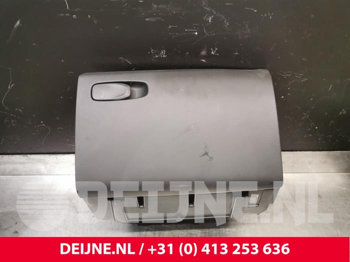 Begagnade Handskfack Volvo V40 (MV) 2.0 D4 16V Pris € 20,00 Marginaltabell erbjuds av van Deijne Onderdelen Uden B.V.
