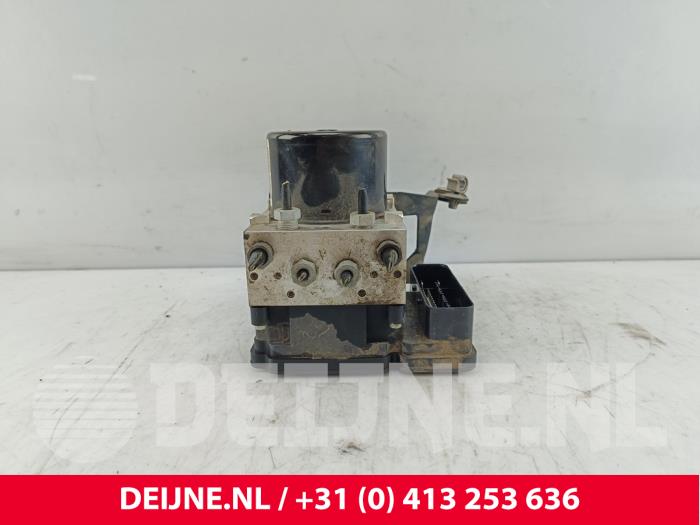 ABS pump Volvo V60 I 2.4 D5 20V AWD Twin Engine Plug-in Hybrid ...