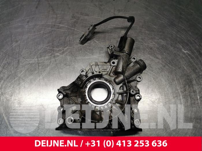 Używane Pompa oleju Ford Transit Connect (PJ2) 1.5 TDCi Cena € 60,50 Z VAT oferowane przez van Deijne Onderdelen Uden B.V.