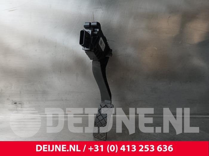 Używane Pedal gazu Volkswagen Caddy Combi V (SBB/SBJ) 2.0 TDI BlueMotionTechnology Cena € 30,25 Z VAT oferowane przez van Deijne Onderdelen Uden B.V.