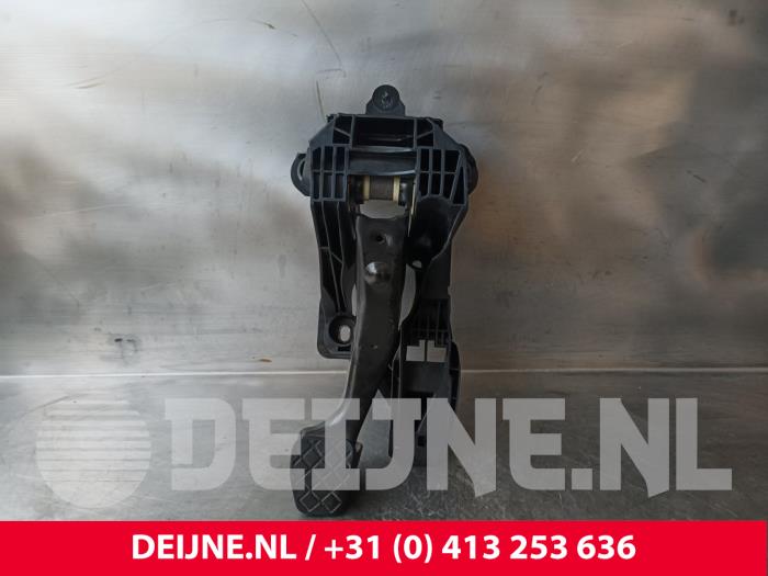 Używane Pedal hamulca Volkswagen Caddy Combi V (SBB/SBJ) 2.0 TDI BlueMotionTechnology Cena € 60,50 Z VAT oferowane przez van Deijne Onderdelen Uden B.V.