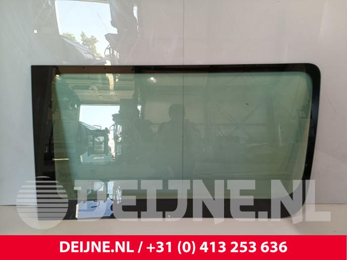 Usados Ventanilla de puerta de carga lateral Mercedes Sprinter 3,5t (910.0/910.1/907.1/907.2) Precio € 151,25 IVA incluido ofrecido por van Deijne Onderdelen Uden B.V.