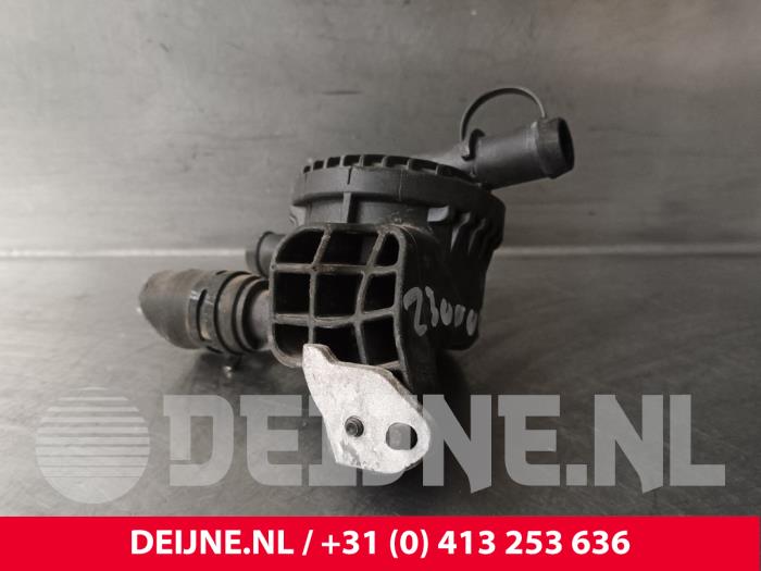 Begagnade Extra vattenpump Volvo XC60 II (UZ) 2.0 B4 16V Mild Hybrid AWD Pris € 100,00 Marginaltabell erbjuds av van Deijne Onderdelen Uden B.V.