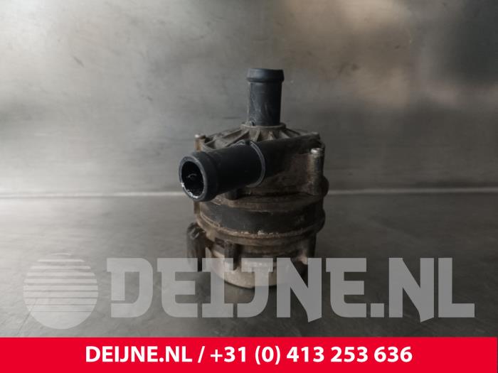 Begagnade Extra vattenpump Volvo C40 Recharge (XK) Recharge Twin 78 kWh Pris € 121,00 Inklusive moms erbjuds av van Deijne Onderdelen Uden B.V.