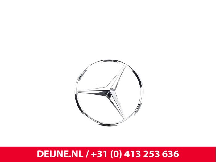 Nya Emblem Mercedes Sprinter Pris € 54,45 Inklusive moms erbjuds av van Deijne Onderdelen Uden B.V.
