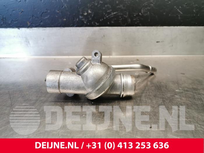 Gebrauchte Thermostatgehäuse Volvo XC60 I (DZ) Preis € 60,00 Margenregelung angeboten von van Deijne Onderdelen Uden B.V.