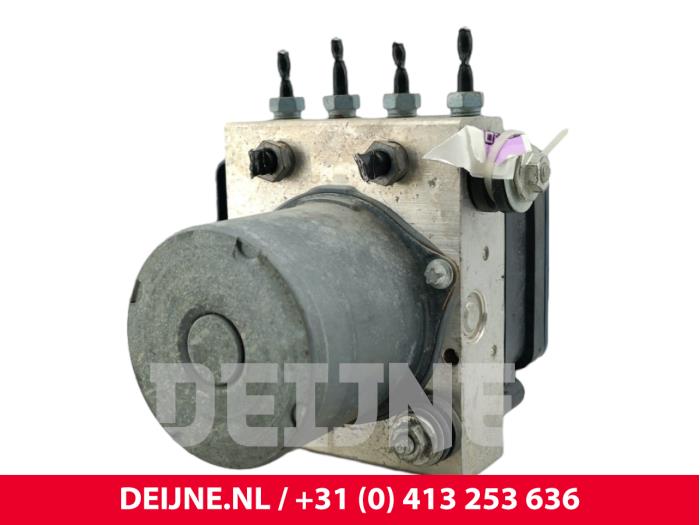 Begagnade ABS-pump Mercedes Vito (447.6) 2.2 114 CDI 16V Pris € 96,80 Inklusive moms erbjuds av van Deijne Onderdelen Uden B.V.