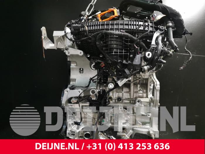 Used Engine Volvo V60 II (ZW) 2.0 B3 16V Mild Hybrid Price € 4.250,00 Margin scheme offered by van Deijne Onderdelen Uden B.V.