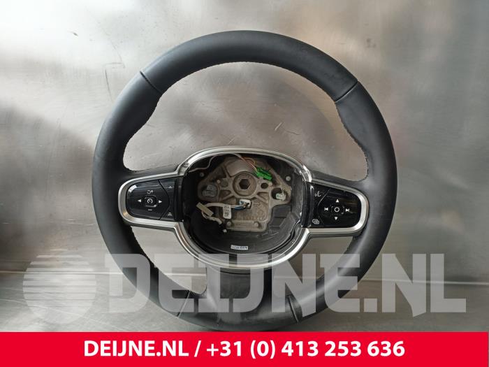 Używane Kierownica Volvo V60 II (ZW) 2.0 B3 16V Mild Hybrid Cena € 350,00 Procedura marży oferowane przez van Deijne Onderdelen Uden B.V.