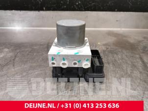Bloc ABS d'un Lynk & Co 01 1.5 PHEV 2023