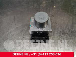 Bloc ABS d'un Lynk & Co 01 1.5 PHEV 2023