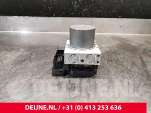 Bloc ABS d'un Lynk & Co 01 1.5 PHEV 2023