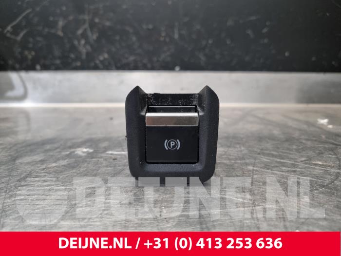 Gebrauchte Handbremse Schalter Peugeot Partner (EA//EF/EN/EU) 1.5 BlueHDi 100 Preis € 30,25 Mit Mehrwertsteuer angeboten von van Deijne Onderdelen Uden B.V.