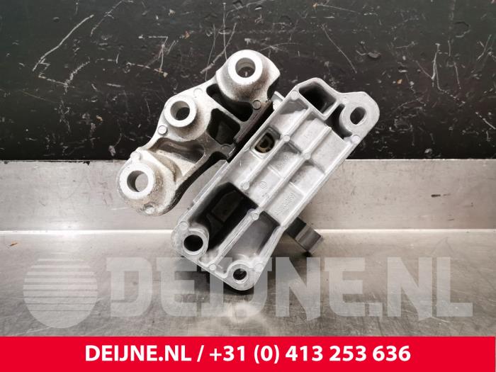 Engine mount from a Lynk & Co 01 1.5 PHEV 2023